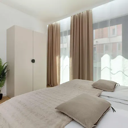 Charming On Wyspa Spichrzow By Renters Апартаменты *