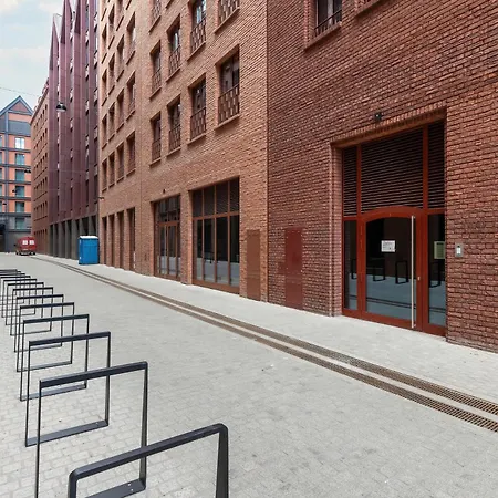 Charming On Wyspa Spichrzow By Renters غدانسك